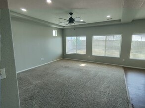 17778 E 44th Ave in Denver, CO - Foto de edificio - Building Photo