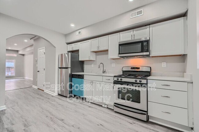 property at 2622 Llewelyn Ave