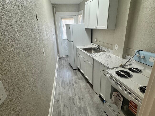 430 Belmont Ave in Springfield, MA - Building Photo - Building Photo