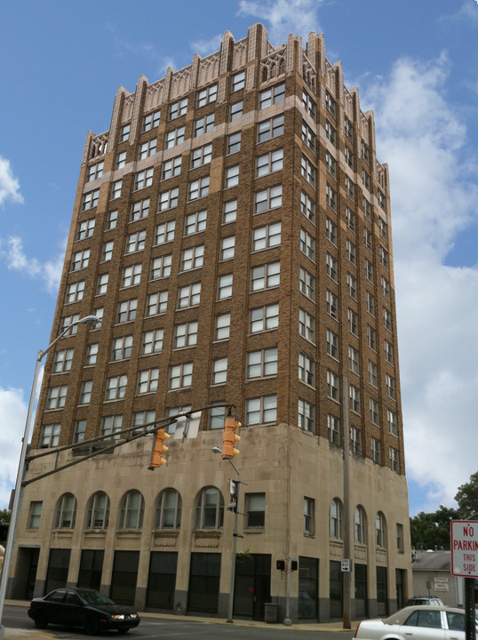 The Tower in Anderson, IN - Building Photo