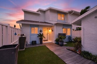 6537 Cape Hatteras Way NE in St. Petersburg, FL - Building Photo - Building Photo
