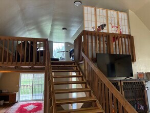 432 N Yodel Ln, Unit Upstairs in Otis, OR - Building Photo - Building Photo