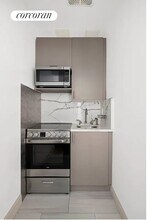 47 W 71st St in New York, NY - Building Photo - Building Photo