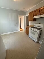 677 Washington Ave, Unit Wash Ave #1 in West Haven, CT - Building Photo