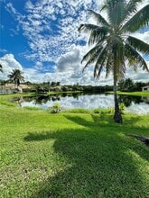 656 Verona Pl in Weston, FL - Foto de edificio - Building Photo