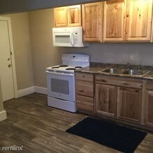 264 College St SE-Unit -Apt 7 in Valley City, ND - Foto de edificio - Building Photo