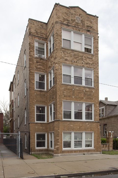 1414 N Washtenaw in Chicago, IL - Foto de edificio