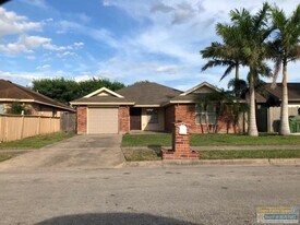 2813 Capri St in Brownsville, TX - Building Photo