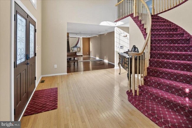 7 Redwood Ct in West Windsor Township, NJ - Building Photo - Building Photo