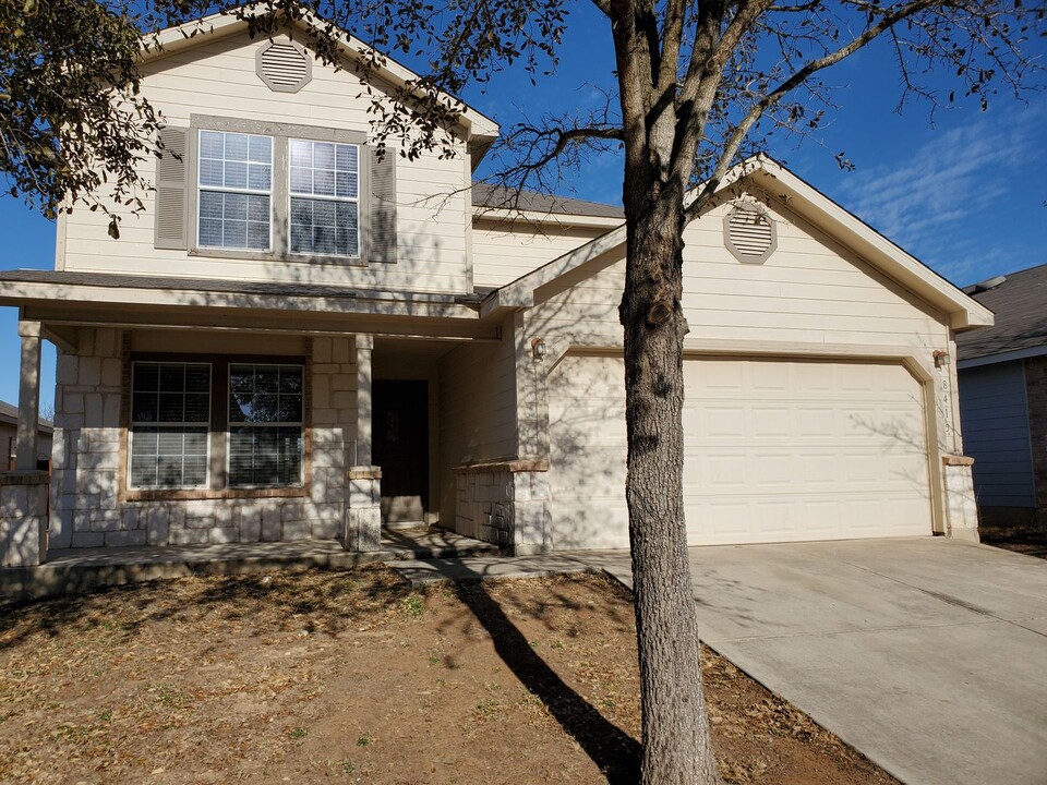 8415 Silver Brush in San Antonio, TX - Building Photo