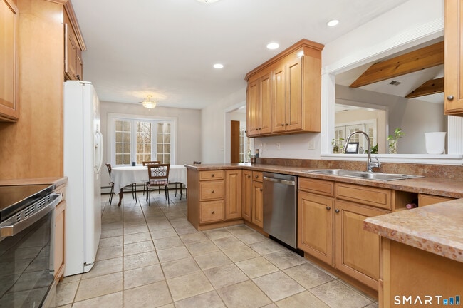 4 Chatfield St in Seymour, CT - Building Photo - Building Photo