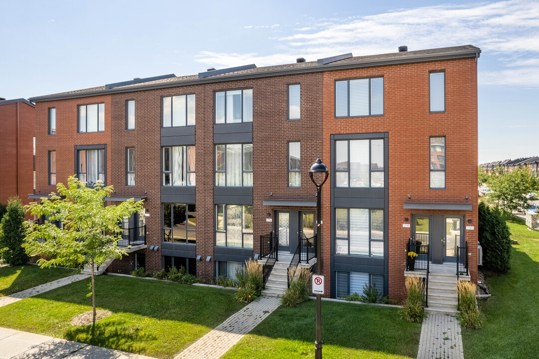 2534 Des Équinoxes Rue in Montréal, QC - Building Photo