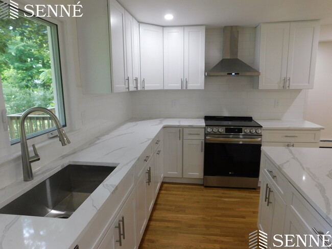 5 Middle St in Lexington, MA - Building Photo - Building Photo