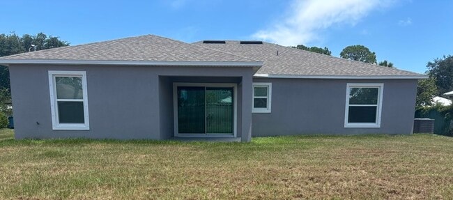614 Castaways St NE in Palm Bay, FL - Building Photo - Building Photo