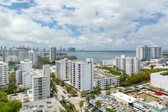 Lincoln West Towers in Miami Beach, FL - Building Photo - Building Photo