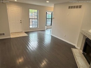 31186 Country Way in Farmington Hills, MI - Building Photo - Building Photo