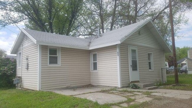 608 Parkhill Dr
