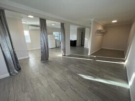 4700 W Flagler St in Miami, FL - Building Photo