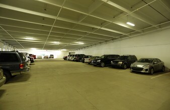 4810-4940 Ashley Park Ln in Charlotte, NC - Building Photo - Interior Photo