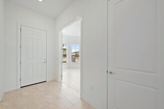 10724 Northbrook Cir in Palm Beach Gardens, FL - Building Photo - Building Photo