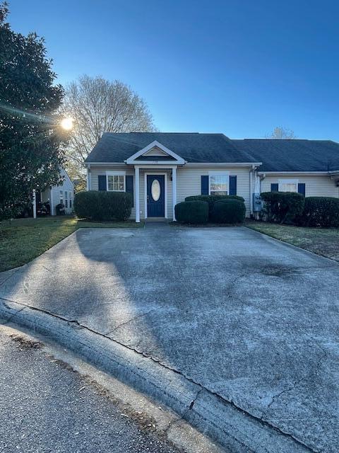 138 W Middlebury Ln SW in Aiken, SC - Building Photo