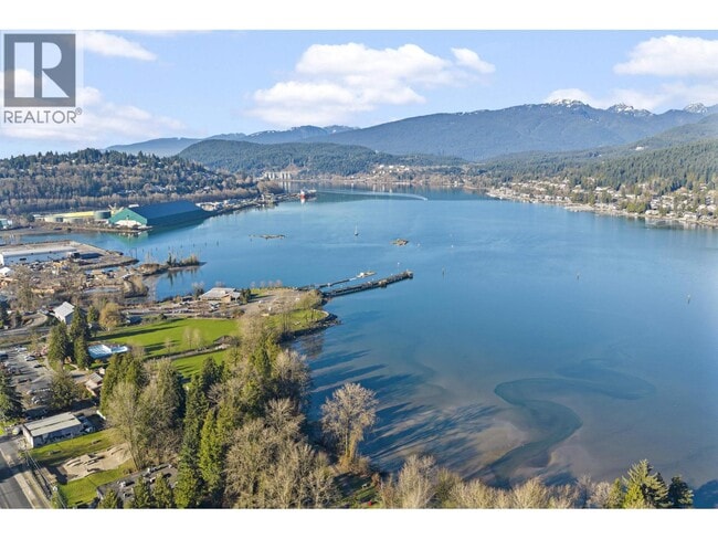3055 Murray St in Port Moody, BC - Building Photo - Building Photo
