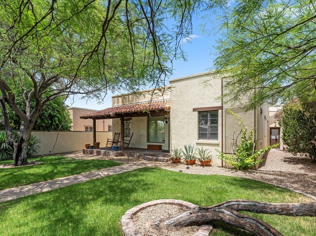 property at 2727 E 6th St
