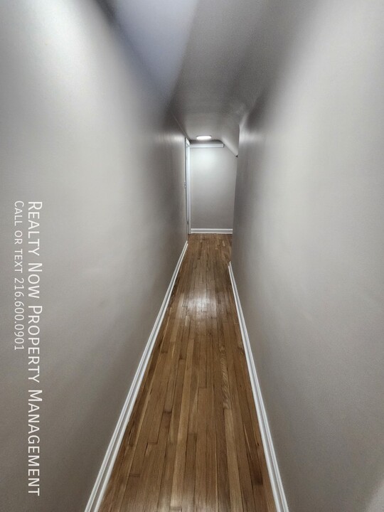 3673 Winchell Rd in Shaker Heights, OH - Building Photo