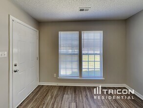 6955 Kentucky Derby Dr in Charlotte, NC - Building Photo - Building Photo