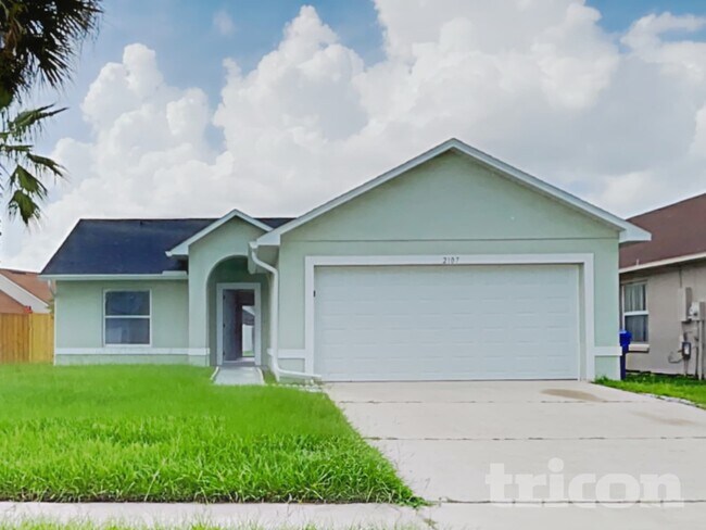 2107 Flintlock Blvd in Kissimmee, FL - Foto de edificio - Building Photo