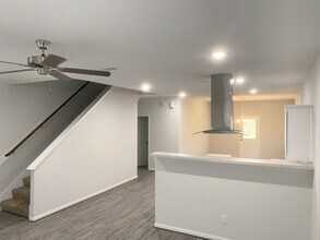 5027 Mallow St-Unit -Unit A in Houston, TX - Building Photo - Building Photo