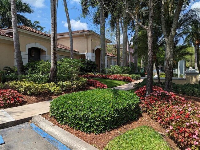6626 W Sample Rd in Coral Springs, FL - Building Photo - Building Photo