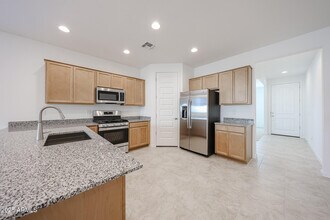 8722 W Pasadena Ave in Glendale, AZ - Building Photo - Building Photo