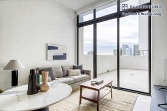 21 NE 22nd St-Unit -FL5-ID35 in Miami, FL - Building Photo - Building Photo