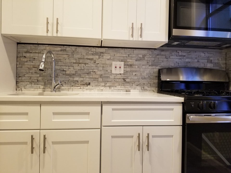 215 E 164th St in Bronx, NY - Building Photo