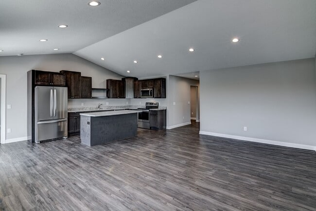 property at 1616 Charleston Dr