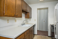 Southgate Apartments in Bloomington, MN - Foto de edificio - Interior Photo