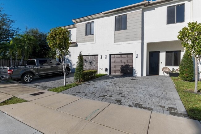 2430 SW 145th Pl in Miami, FL - Building Photo - Building Photo