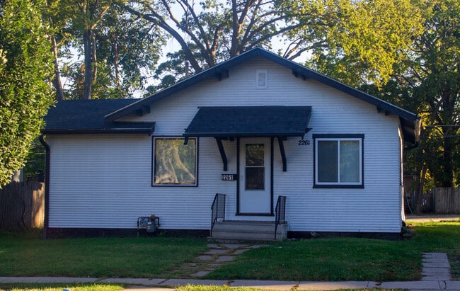 property at 2261 Holdrege St