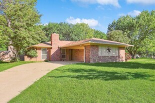 2525 Freedom Ln in Denton, TX - Building Photo