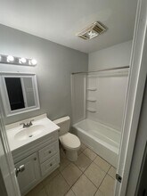 7047 Meadow Park Ave in Baton Rouge, LA - Building Photo - Building Photo