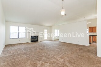 6621 Deer Knolls Dr in Dayton, OH - Building Photo - Building Photo