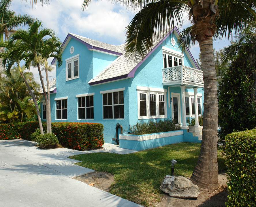 Junkanoo Village in Lake Worth, FL - Building Photo