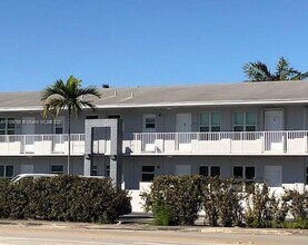 2225 NE 123rd St, Unit 205 in North Miami, FL - Building Photo - Building Photo
