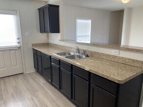 217 Denson Ln in Jarrell, TX - Building Photo - Building Photo