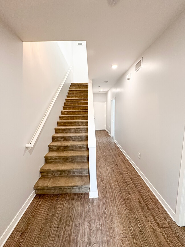 1645 E Cheery Lynn Rd, Unit 11 in Phoenix, AZ - Building Photo - Building Photo