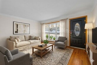 10044 Pepper Ln in St. Louis, MO - Building Photo - Building Photo