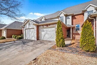 6683 W Valley View Rd in Rogers, AR - Building Photo - Building Photo