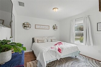 1510 SE 35th Ave in Gainesville, FL - Foto de edificio - Building Photo