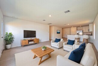 18675 Scopello Dr in New Caney, TX - Foto de edificio - Building Photo